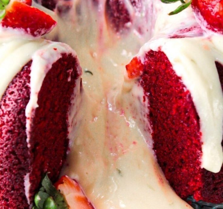 BOLO CASEIRO RED VELVET _ ÚMIDO E FOFINHO - Dezembro 2023 - JANA CABRAL